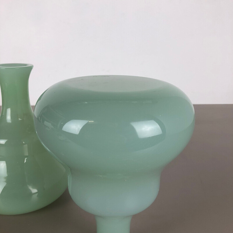 Paire de vases vintage en verre opalin de Murano de Gino Cenedese 1960