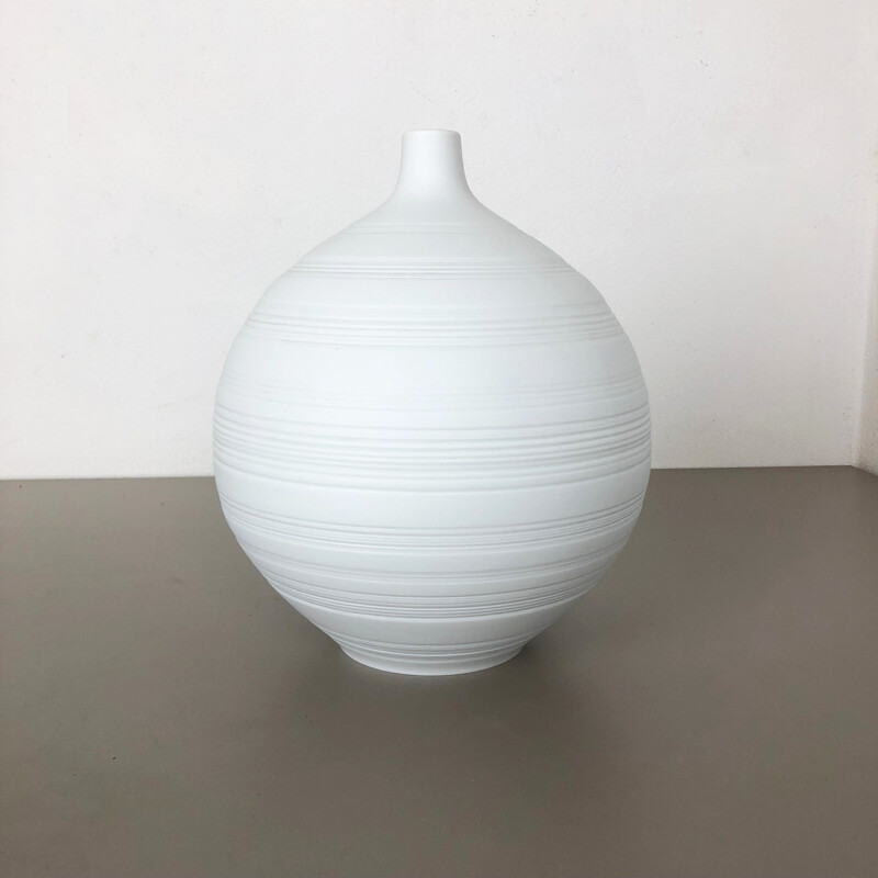 Vase vintage OP Art Biscuit Porcelaine de Hans Achtziger pour Hutschenreuther 1970