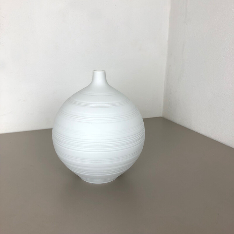 Vase vintage OP Art Biscuit Porcelaine de Hans Achtziger pour Hutschenreuther 1970