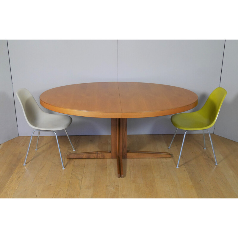 Vintage oval extensible Scandinavian dining table 1960s