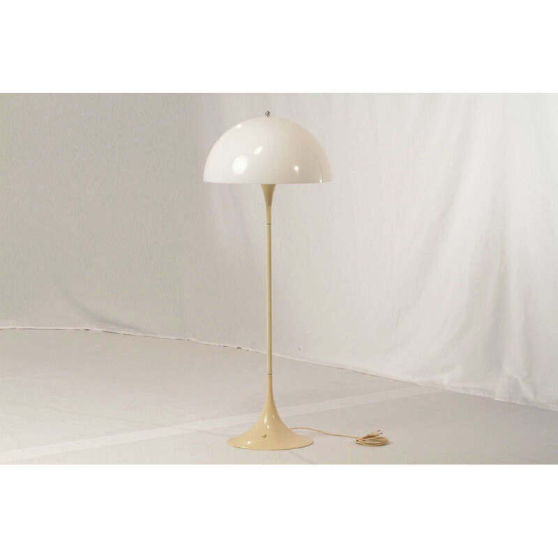 Louis Poulsen "Panthella" Scandinavian white floor lamp in acylic, Verner PANTON - 1970s