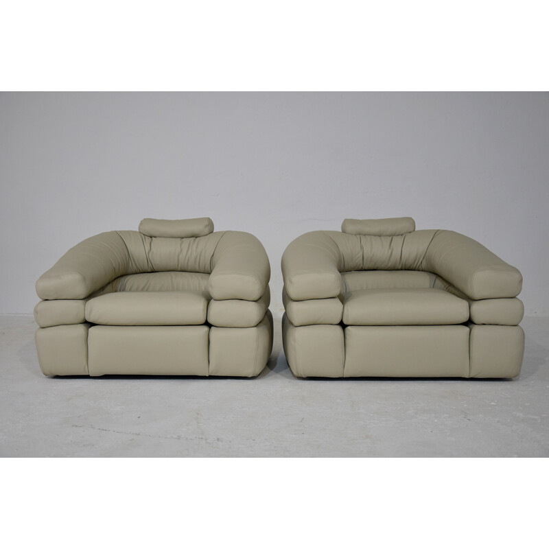 Pair of vintage Ivory Leather Modern Straccio Lounge Chairs by Zanotta Italy 1968s