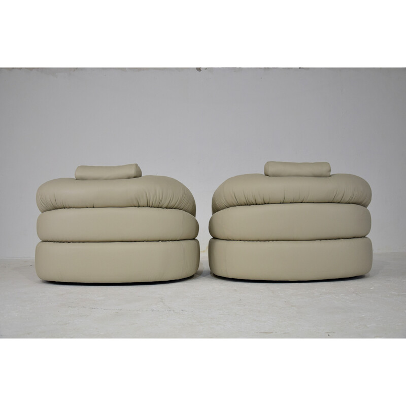 Pareja de sillones modernos Straccio vintage en cuero marfil de Zanotta Italia 1968