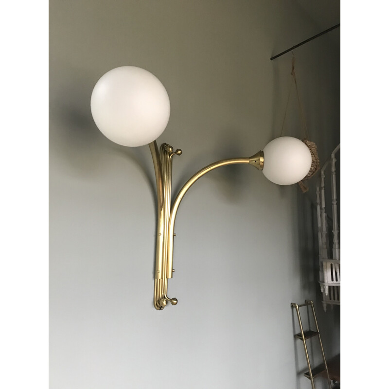 Vintage Art Deco messing wandlamp met glazen bollen
