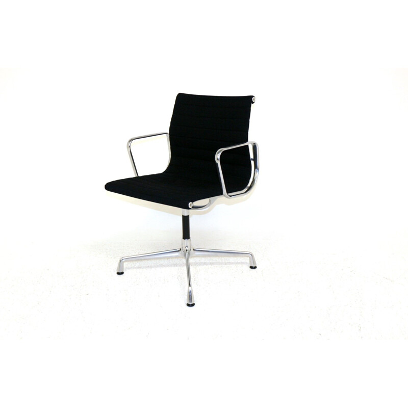 Vintage office armchair by Charles & Ray Eames for vitrail
