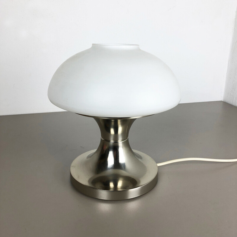Lampada da tavolo modernista vintage a fungo Sputnik con paralume opalino Italia 1970
