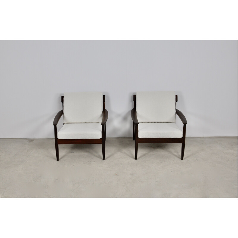 Paire de fauteuils vintage Scandinaves blancs 1960