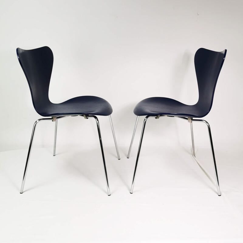 Set of 3 vintage chairs Fritz Hansen by A. Jacobsen Denmark 1990s