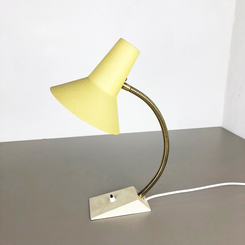 Lampada da tavolo modernista d'epoca in metallo e ottone di SIS Lights, Germania 1960