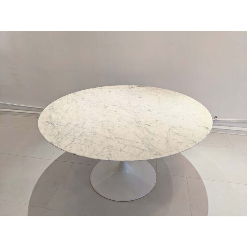 Table vintage Tulipe Knoll 137cm en marbre par Eero Saarinen