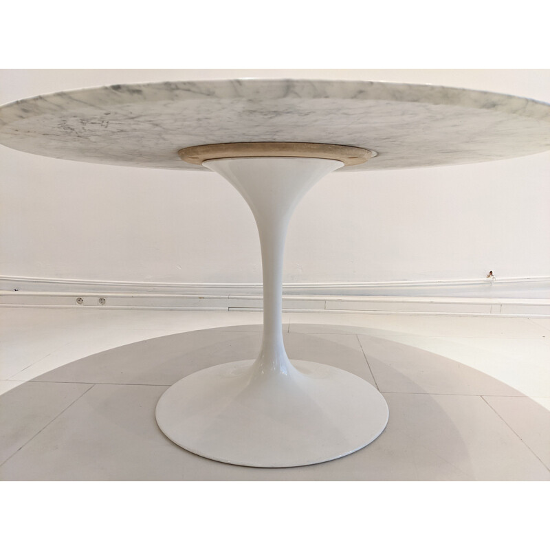 Vintage 137cm Knoll Tulip table in marble by Eero Saarinen