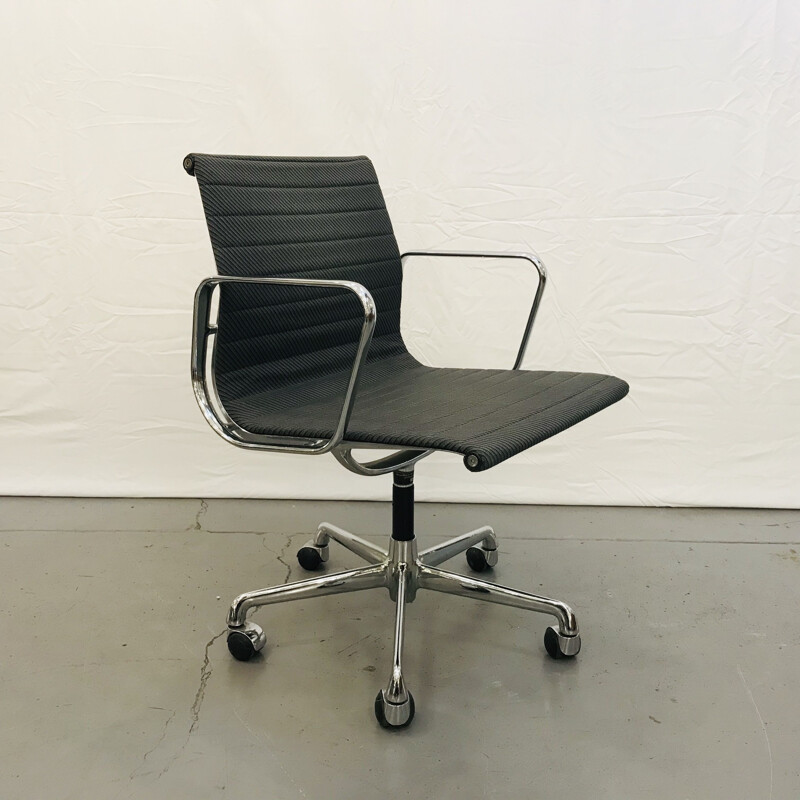 Vintage Ray & Charles Eames chair for ICF 1958s