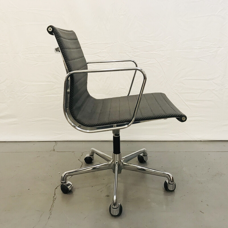 Vintage Ray & Charles Eames chair for ICF 1958s