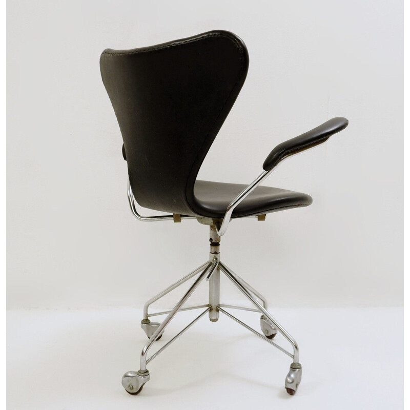 Vintage office chair by Arne Jacobsen for Fritz Hansen 1950s
