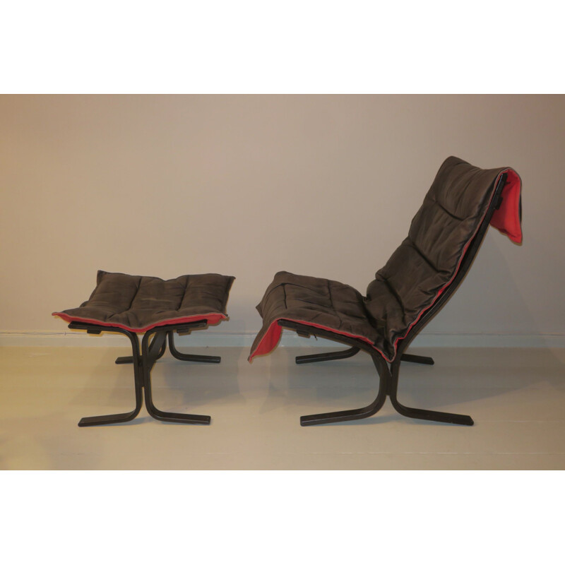 Vintage Siesta Chair and Ottoman Black Leather with Red Backing by Ingmar Relling 