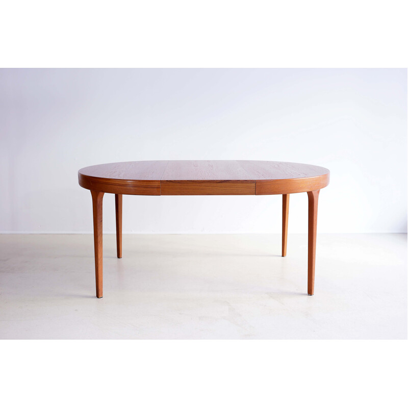 Vintage extensible table by Johannes Andersen 1960