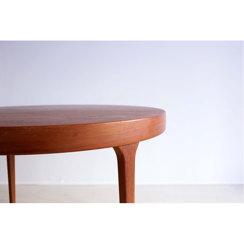 Vintage extensible table by Johannes Andersen 1960