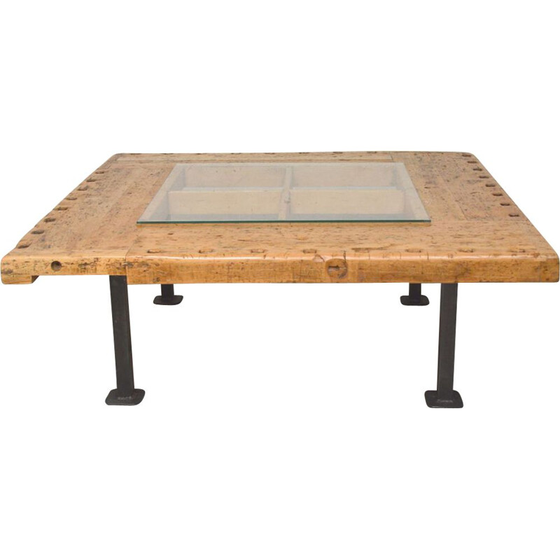 Table basse vintage en bois massif et acier noir