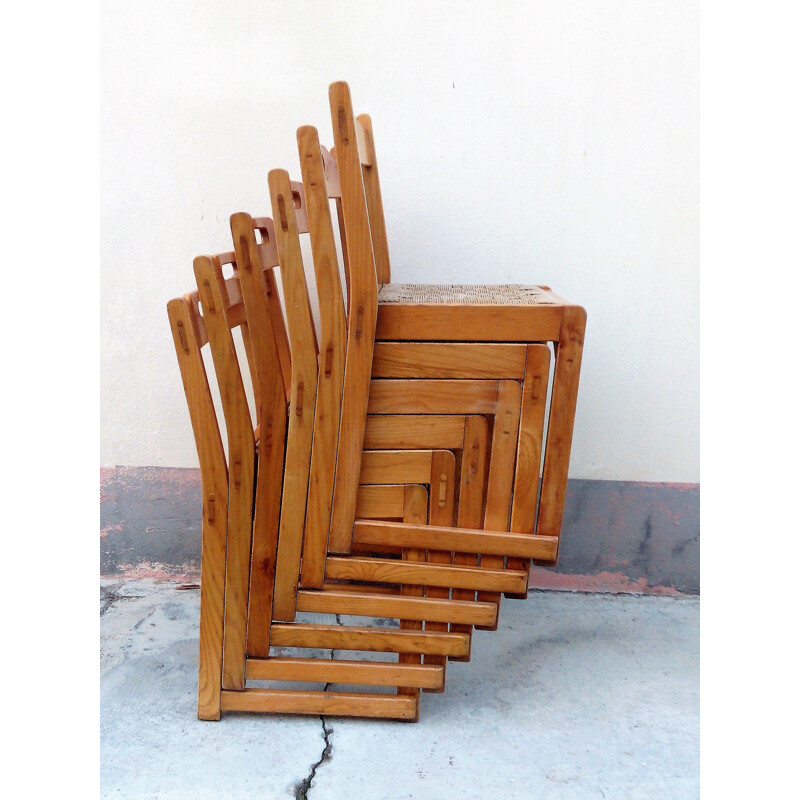 Set of 6 vintage beech chairs 1970s