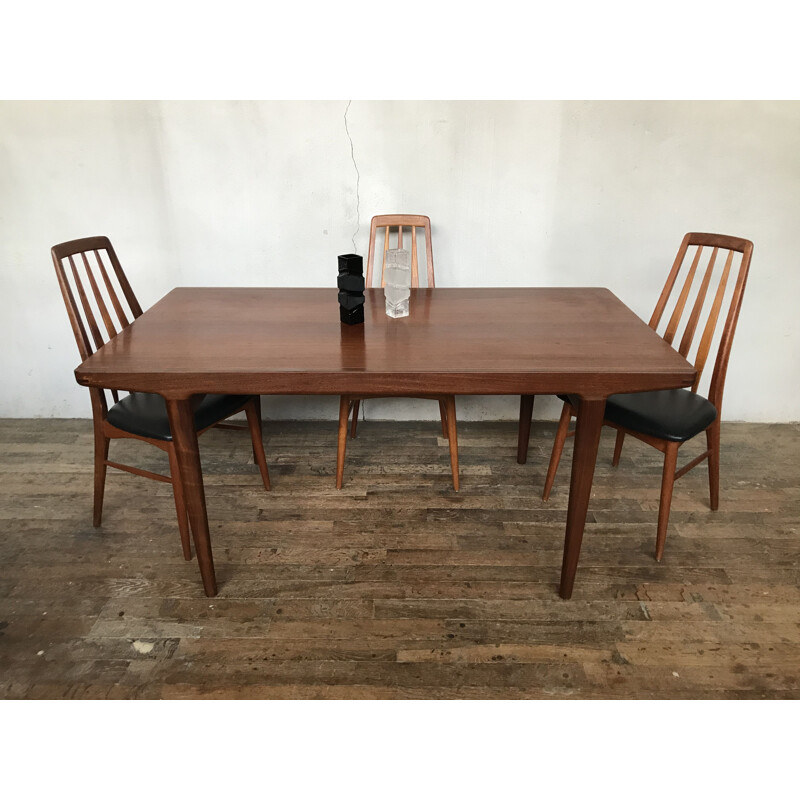 Table vintage en teck pieds fuseaux scandinave 1950