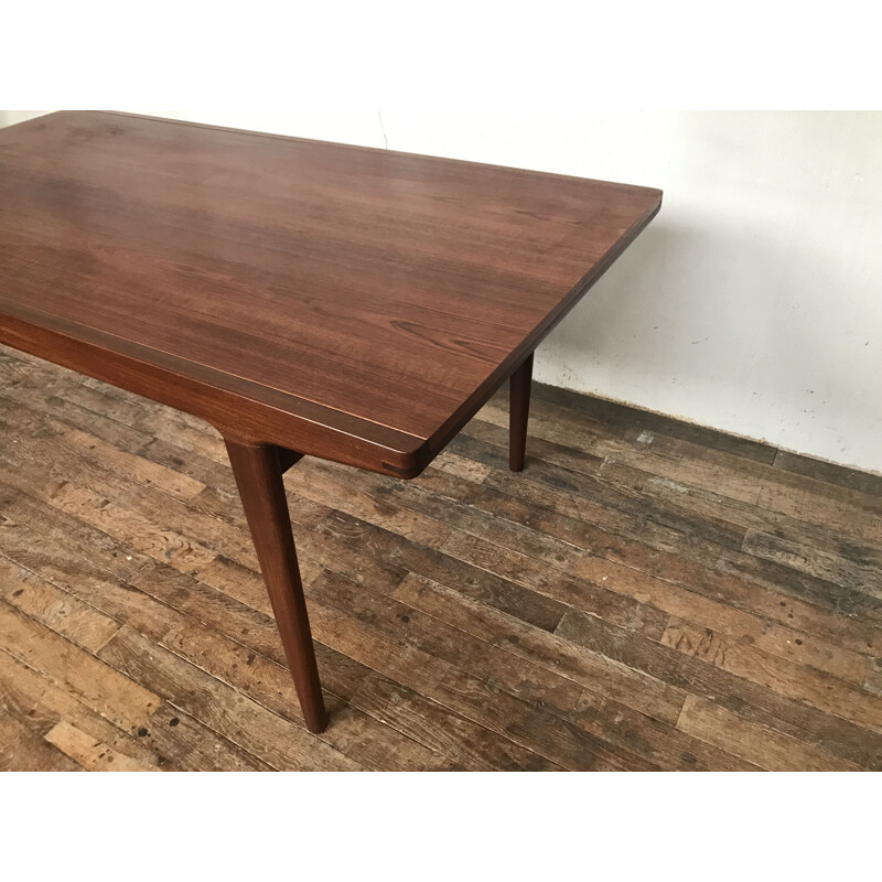 Table vintage en teck pieds fuseaux scandinave 1950