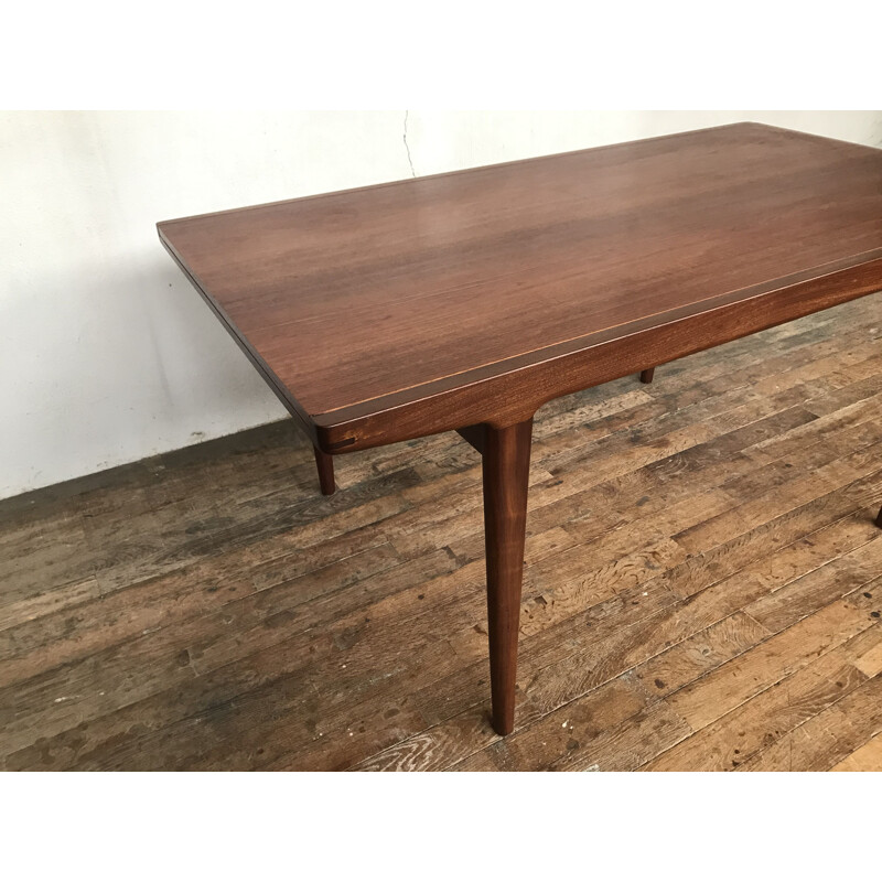 Table vintage en teck pieds fuseaux scandinave 1950