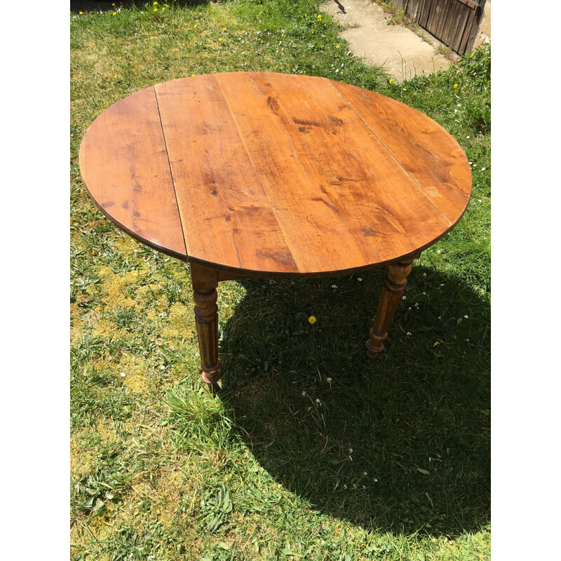 Vintage oak table with flaps