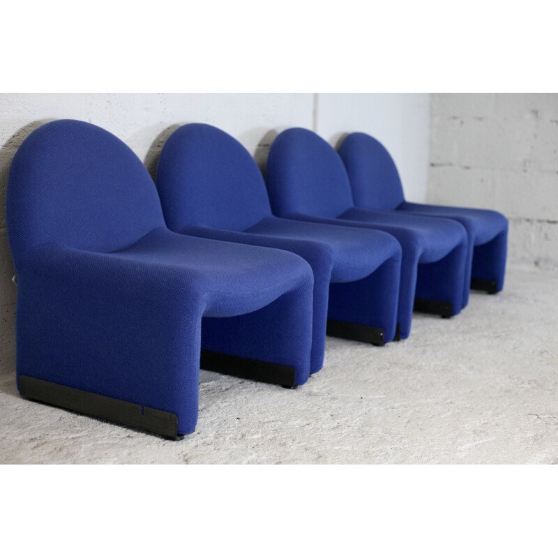 Juego de 4 sillas vintage de espuma y tapicería azul 1970