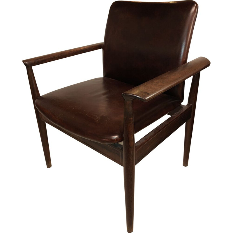 Fauteuil vintage Diplomat en palissandre massif et cuir de Finn Juhl, Danois 1960