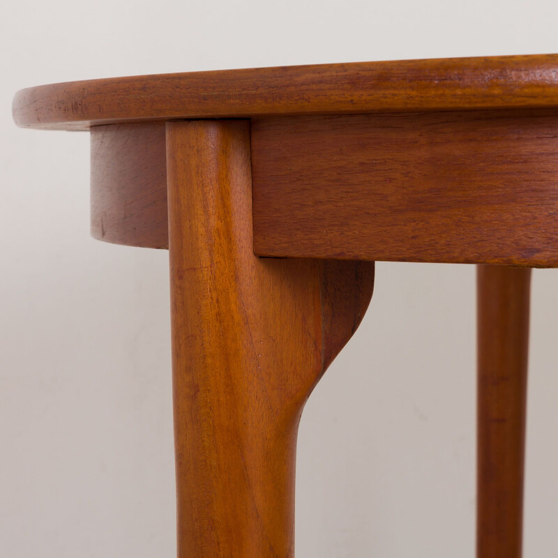 Vintage round extension table in teak Danish 1960s