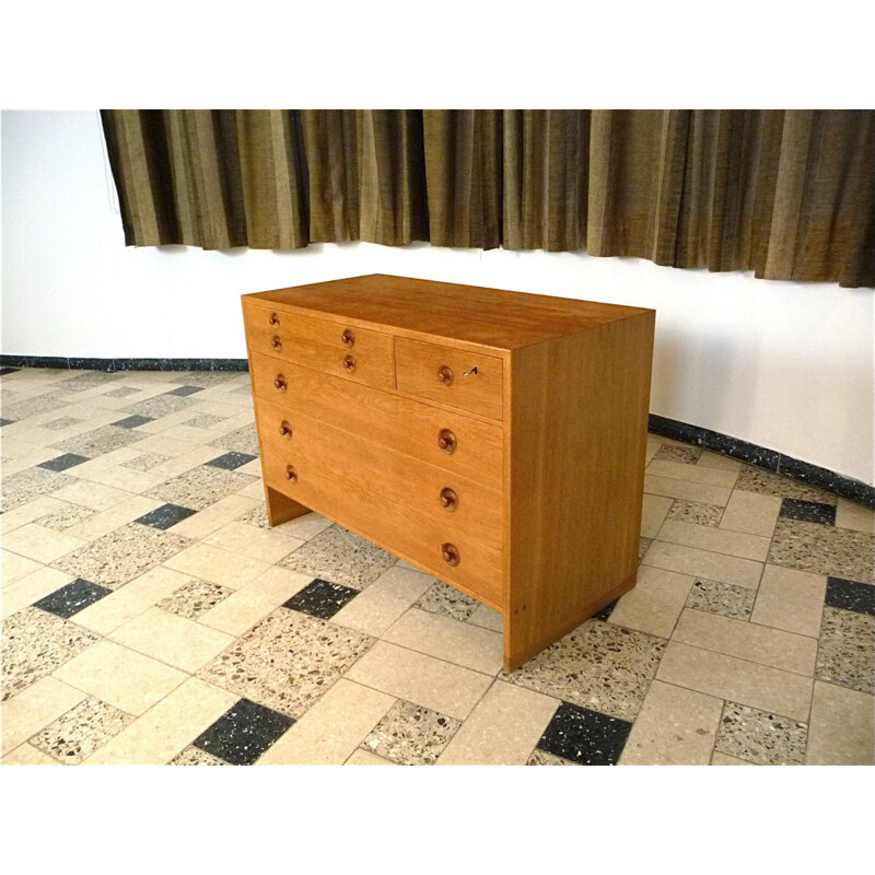 Ry Møbler "RY-100" chest of drawers in oakwood, Hans J WEGNER - 1960s