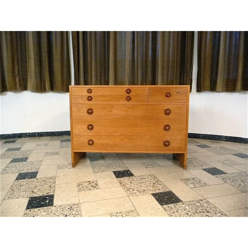 Ry Møbler "RY-100" chest of drawers in oakwood, Hans J WEGNER - 1960s