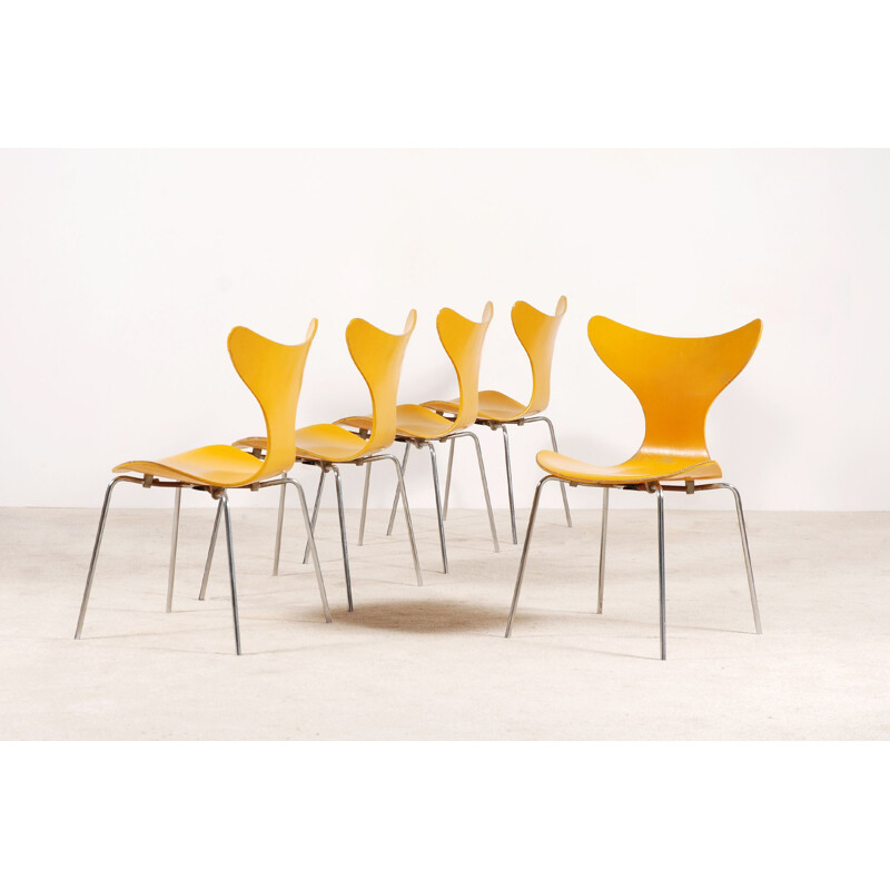 Set of 5 vintage chairs model 3108 by Arne Jacobsen for Fritz Hansen, 1968