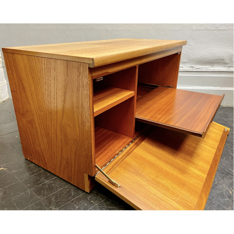 Vintage TV Stand Media Cabinet Sideboard by Nathan Parker Knoll 