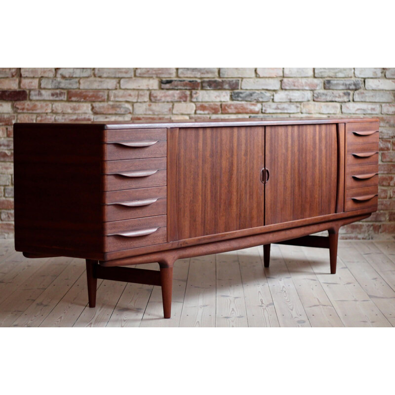 Enfilade vintage en teck par Johannes Andersen pour Uldum Mobelfabrik Danois 1960