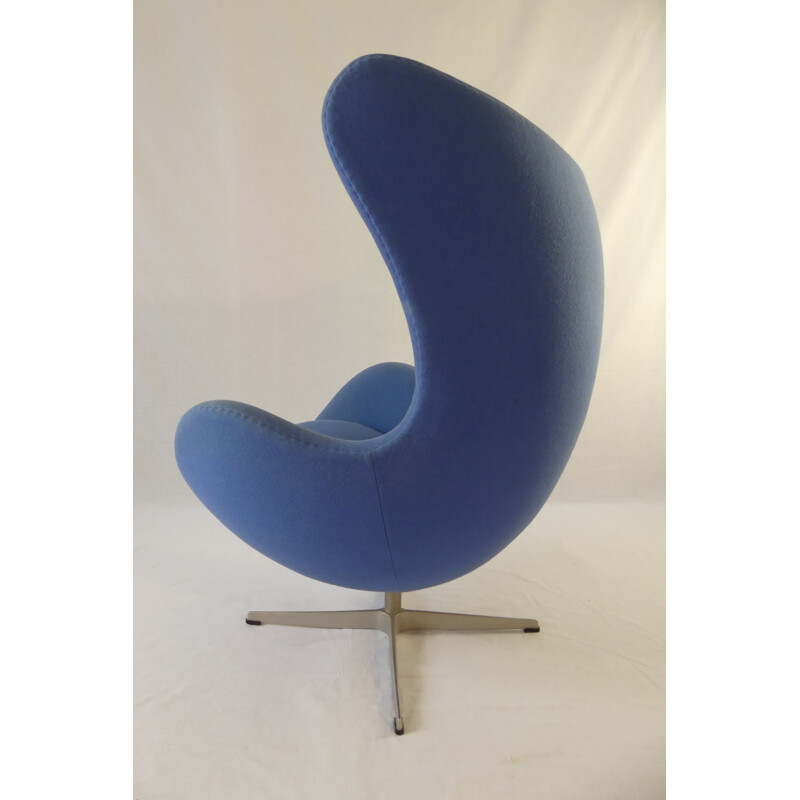 Vintage armchair by Arne Jacobsen for Fritz Hansen 2000