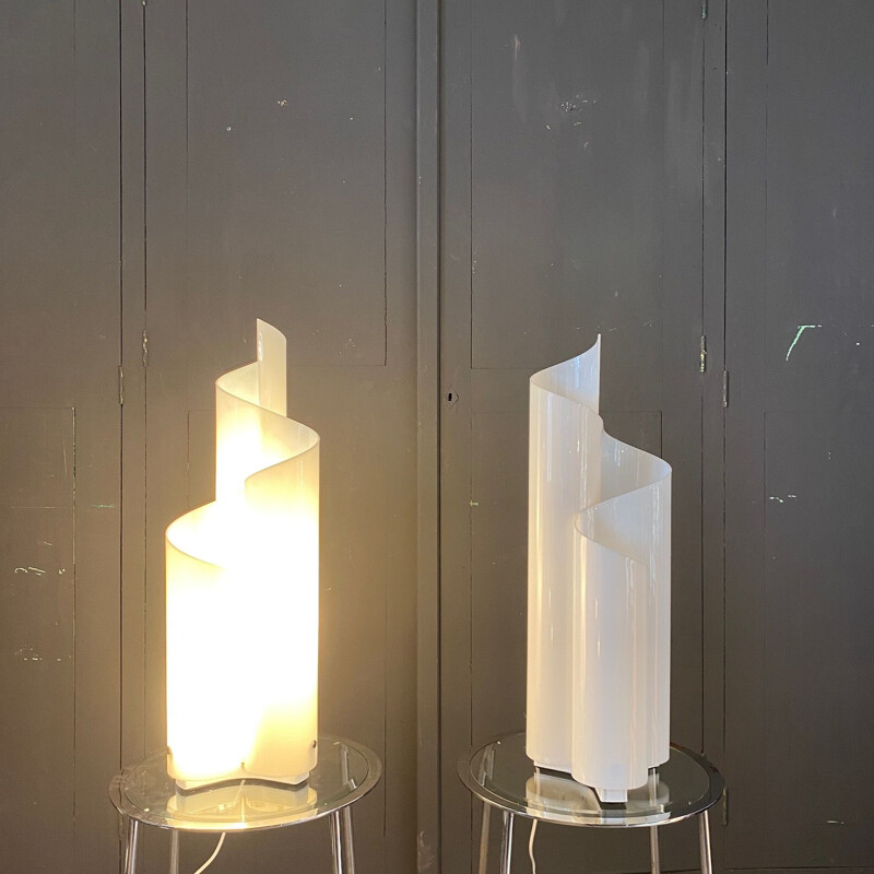 Pair of white vintage lamp by Vico Magistretti for Artemide 1969 