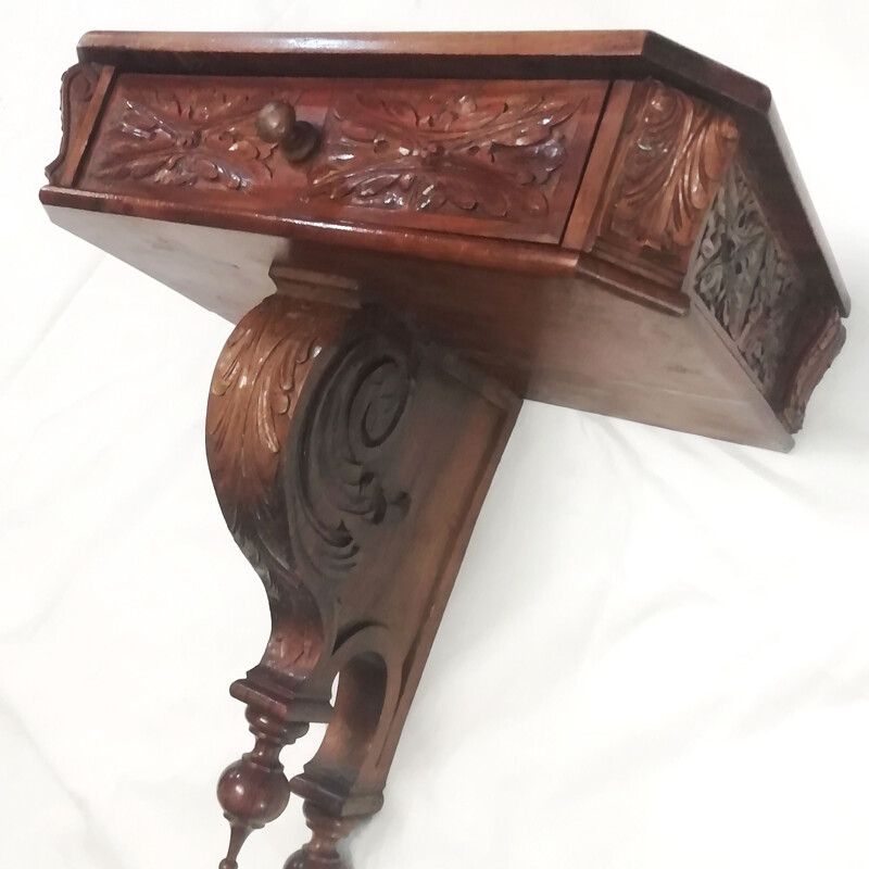 Vintage carved wood side table in walnut, USA 1950