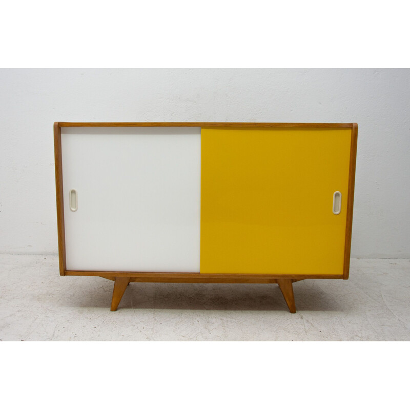 Vintage Sideboard aus Buche von Jiří Jiroutek für Interiér Praha, Tschechoslowakei 1960