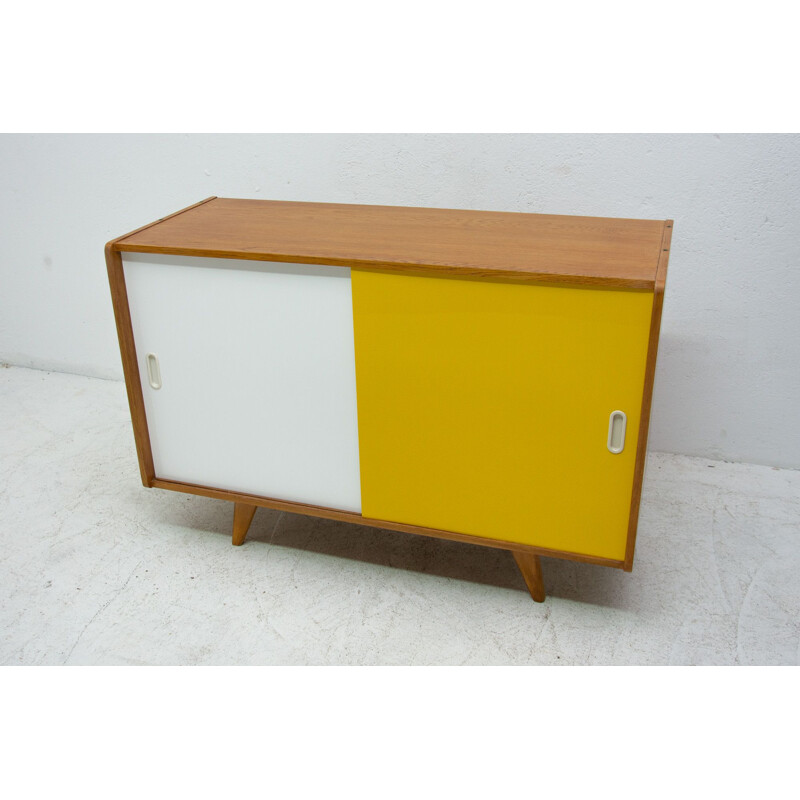 Vintage Sideboard aus Buche von Jiří Jiroutek für Interiér Praha, Tschechoslowakei 1960