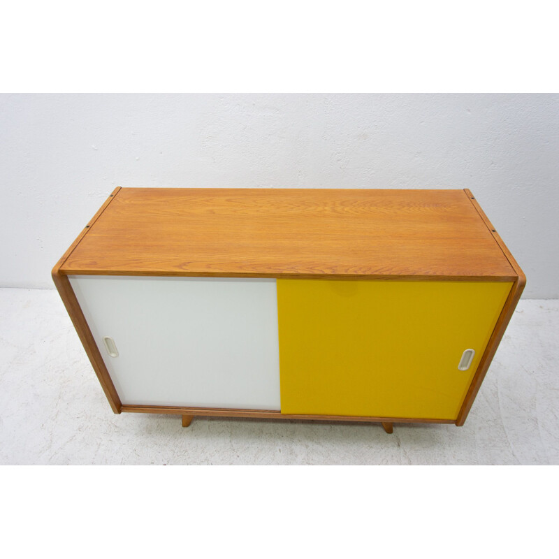 Credenza vintage in faggio di Jiří Jiroutek per Interiér Praha, Cecoslovacchia 1960