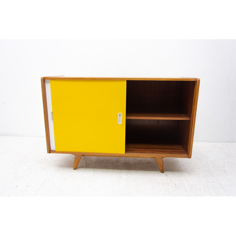 Credenza vintage in faggio di Jiří Jiroutek per Interiér Praha, Cecoslovacchia 1960