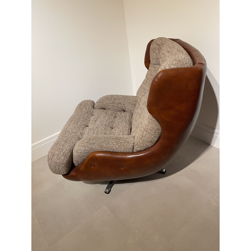 Mid century Wide Swivel Egg Armchair Danish 1970s