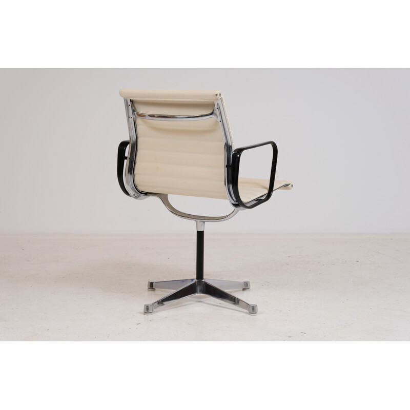 Vintage skai armchair Herman miller Eames 1960