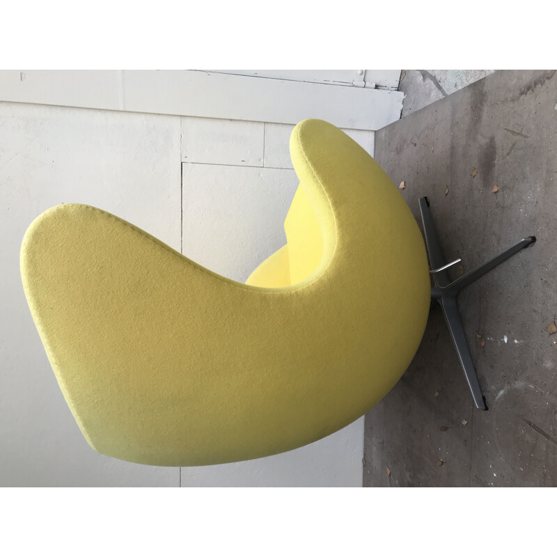 Vintage Egg armchair by Arne Jacobsen for Fritz Hansen