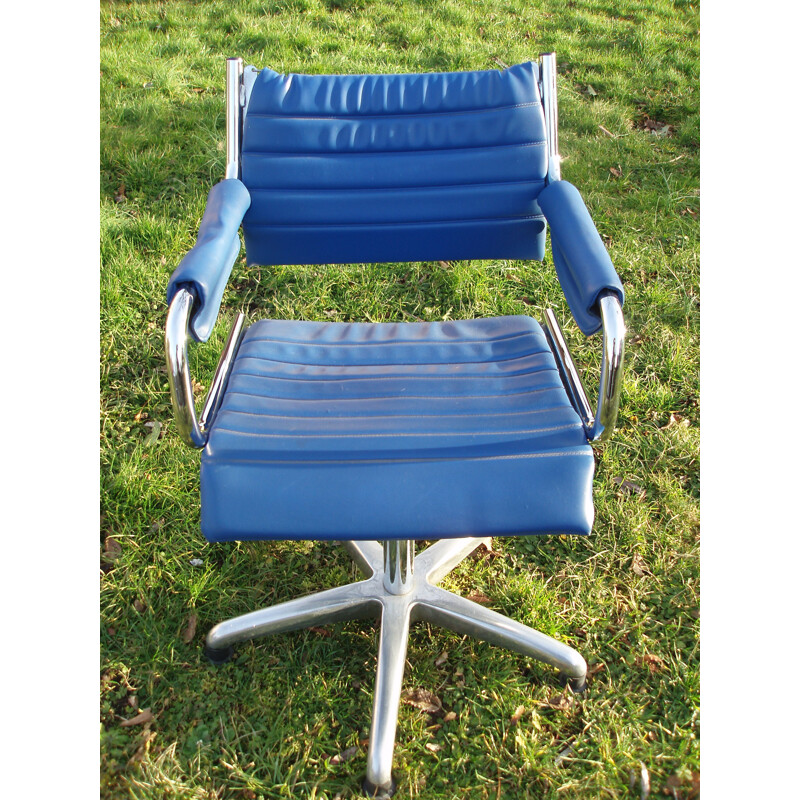 Vintage blue swivel office armchair 1970