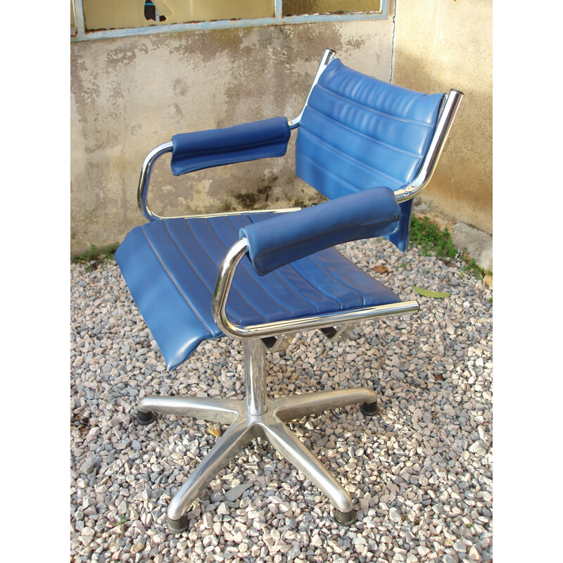 Vintage blue swivel office armchair 1970