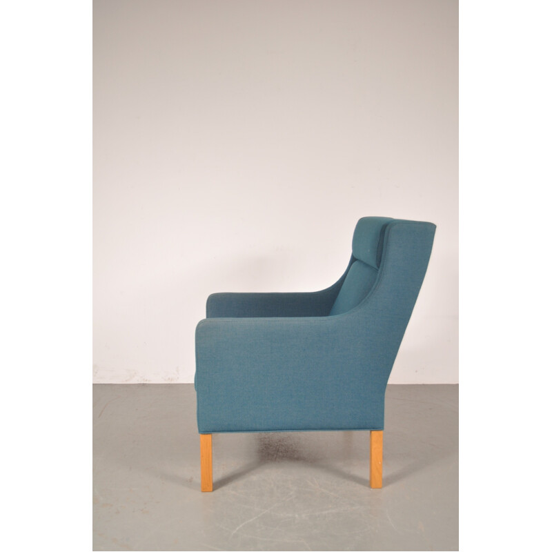 Dänischer Fredericia Sessel aus Holz und blauem Stoff, Børge MOGENSEN - 1960