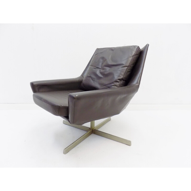 Pair of vintage brown leather lounge armchairs by W.Knoll 1960