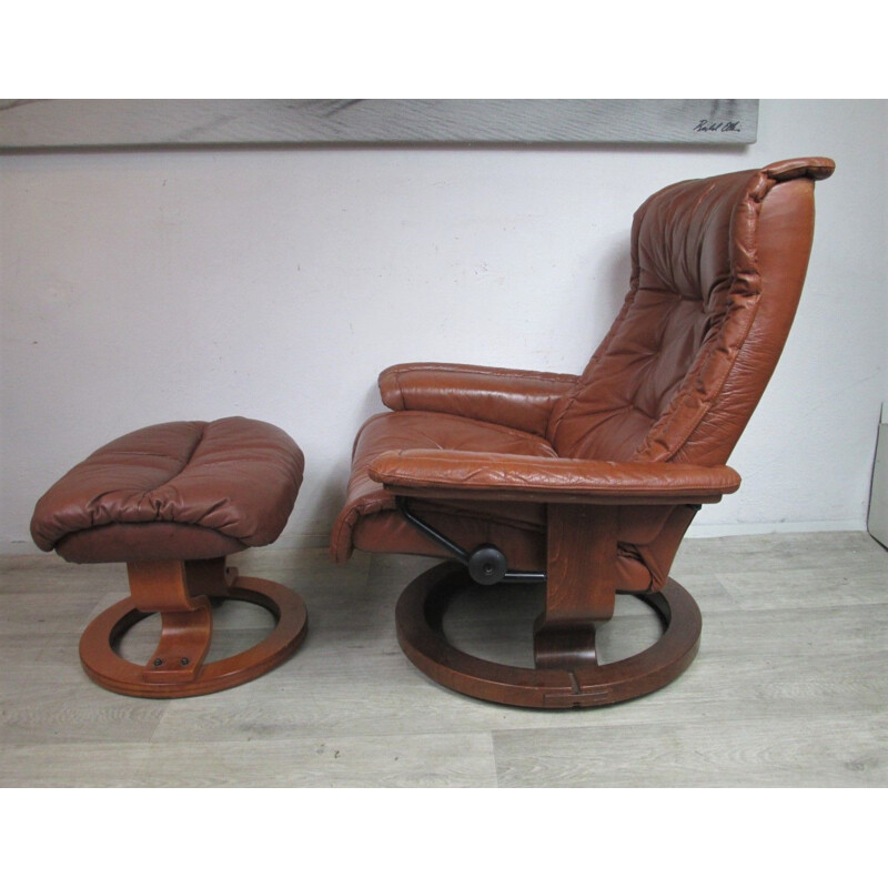 Vintage armchair with footrest 1970